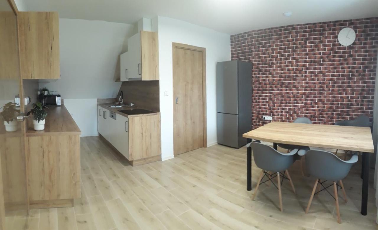 Apartmanovy Dum Na Kolonade Ледніце Екстер'єр фото