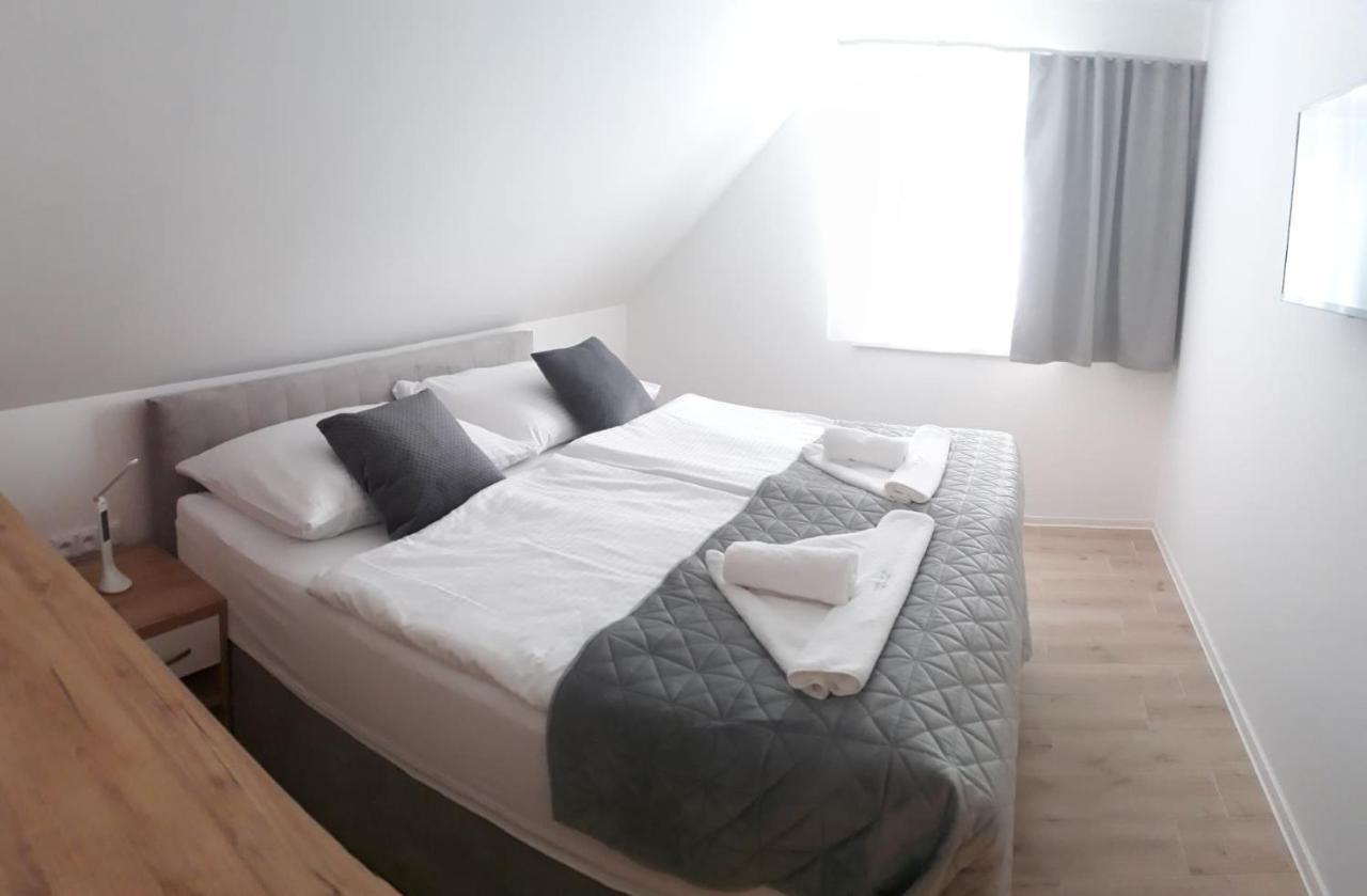 Apartmanovy Dum Na Kolonade Ледніце Екстер'єр фото